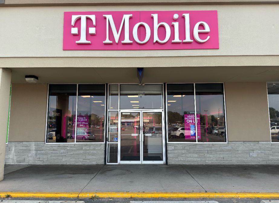 Exterior photo of T-Mobile Store at University Square, Greeley, CO