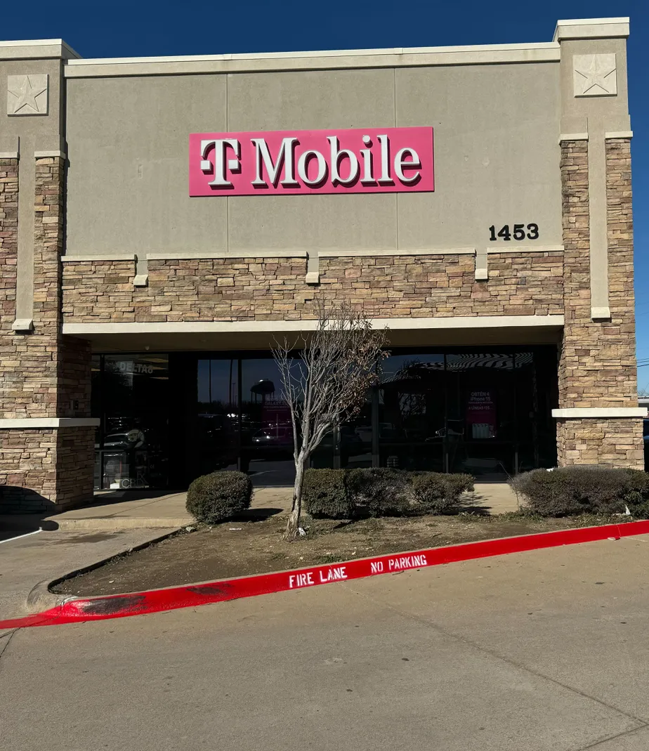  Exterior photo of T-Mobile Store at Saginaw-North, Saginaw, TX 