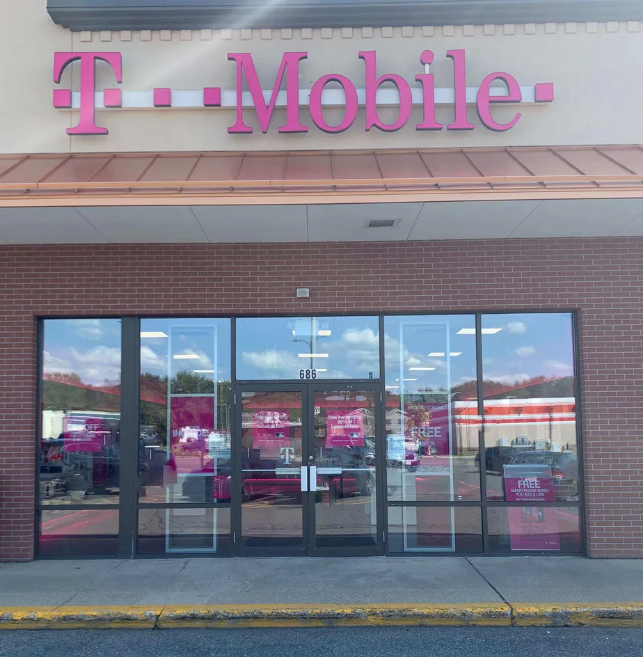 Foto del exterior de la tienda T-Mobile en Dalton Ave & Merrill Rd, Pittsfield, MA