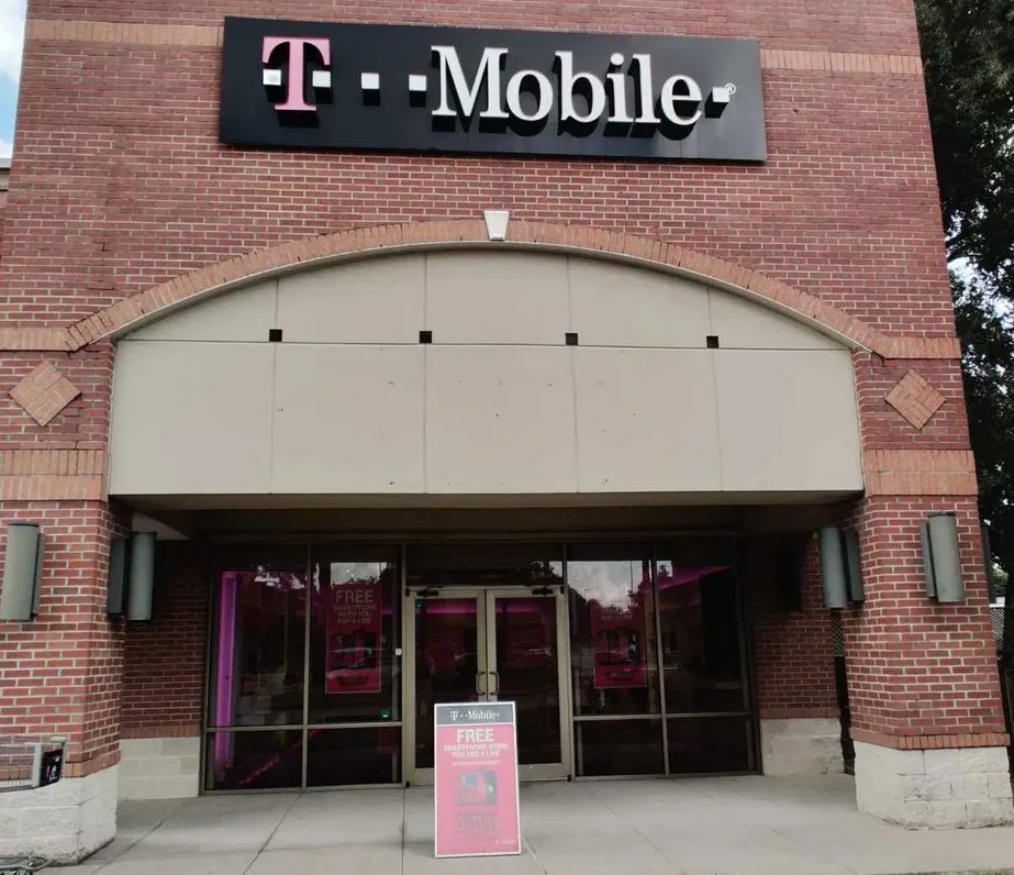 Exterior photo of T-Mobile store at Lake Houston Pkwy & Fm 1960 Rd, Humble, TX