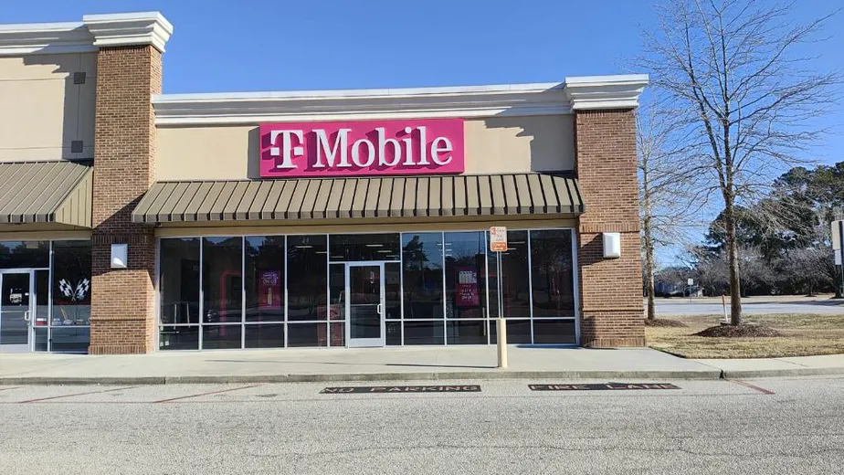 Exterior photo of T-Mobile Store at State Rd & Chesterfield Hwy, Cheraw, SC 