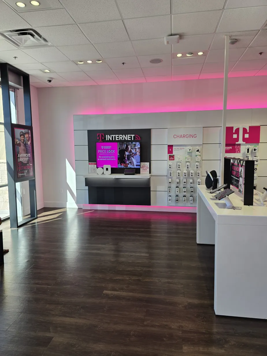  Interior photo of T-Mobile Store at Laulani Village Shopping Ctr, Ewa Beach, HI 