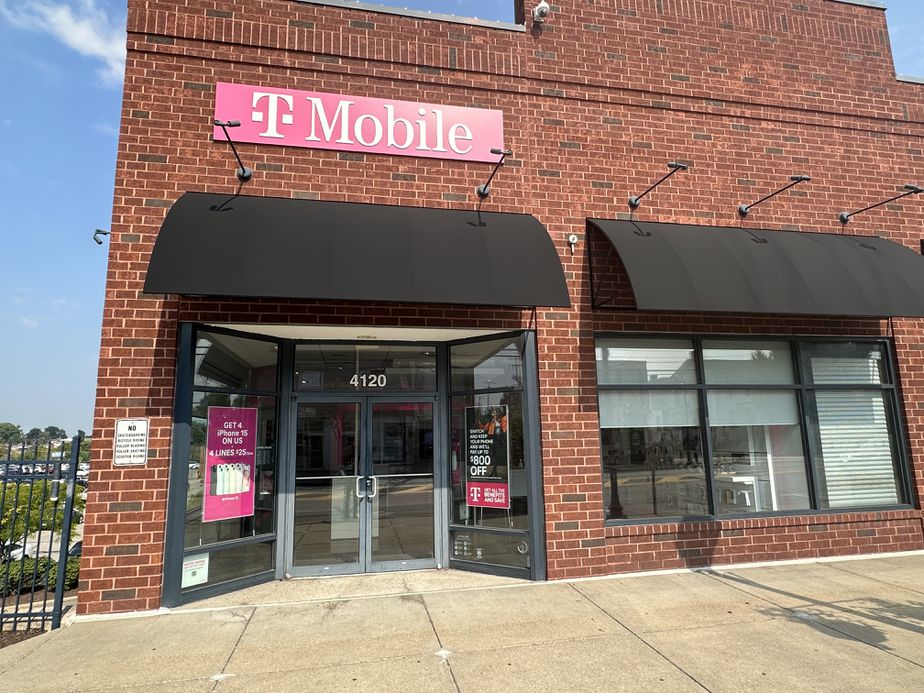 Exterior photo of T-Mobile Store at Brownsville Rd & Rt 51, Brentwood, PA