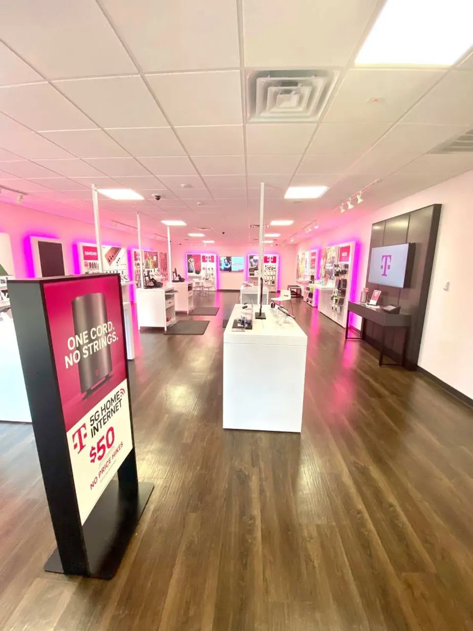  Interior photo of T-Mobile Store at Gause Blvd & Lindberg Dr, Slidell, LA 