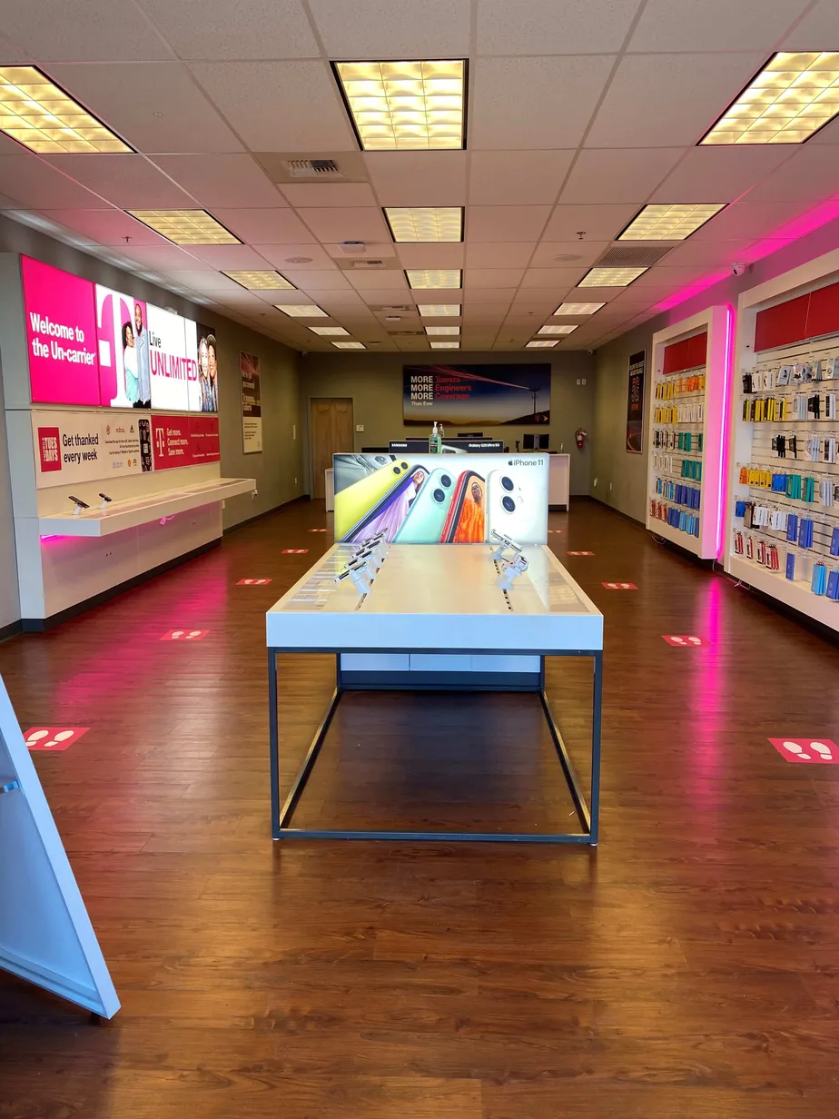  Interior photo of T-Mobile Store at W Sunset Hwy & S Hayford Rd, Airway Heights, WA 