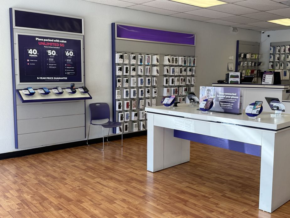 Metro by T-Mobile 4385 Neil Rd - 4385 Neil Rd 