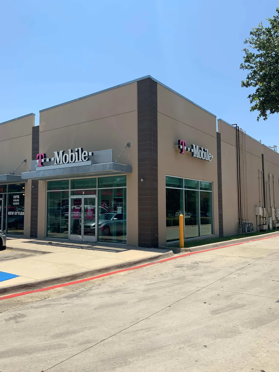 Exterior photo of T-Mobile store at Inwood Rd & Lemmon Ave, Dallas, TX