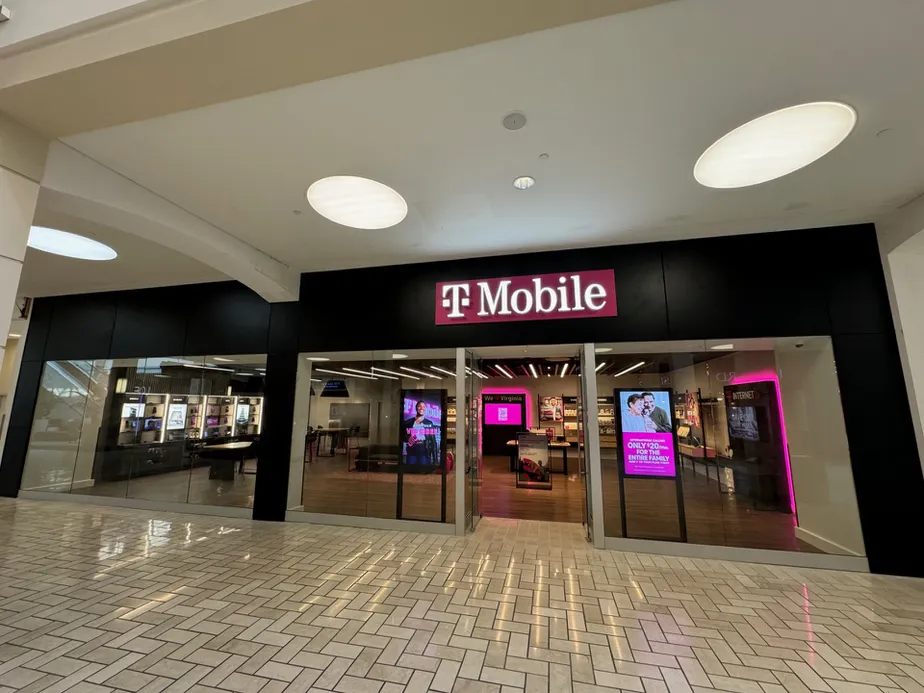  Exterior photo of T-Mobile Store at Tyson's Corner, Mclean, VA 