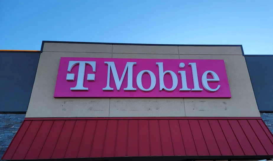Exterior photo of T-Mobile Store at 9th Ave Se & S Maple 2, Watertown, SD