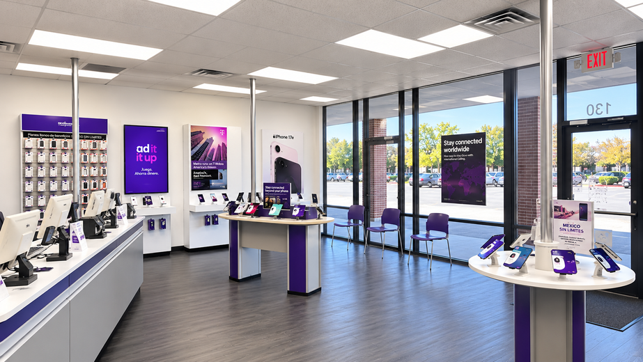 Metro by T-Mobile 18110 Midway Rd - 18110 Midway Rd 