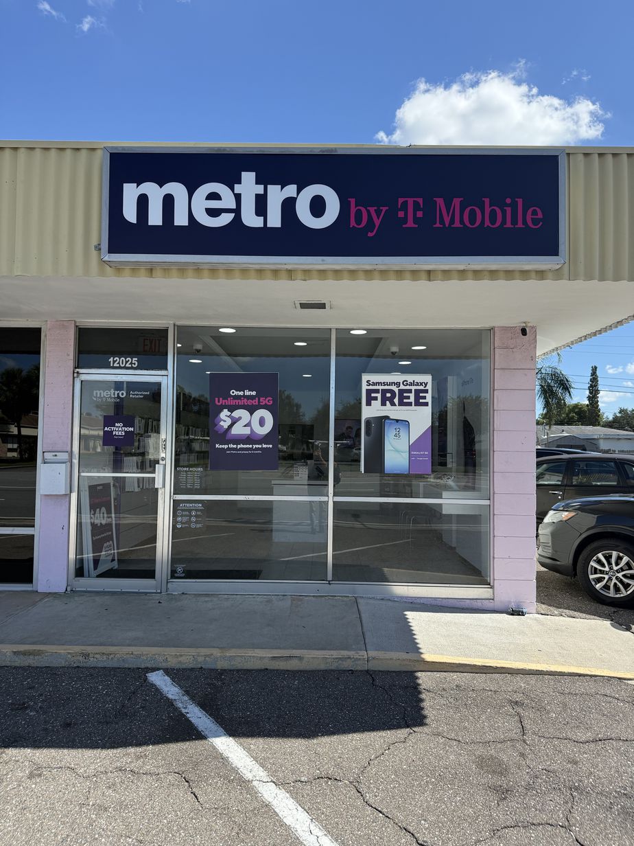 Metro by T-Mobile 12025 Seminole Blvd - 12025 Seminole Blvd 