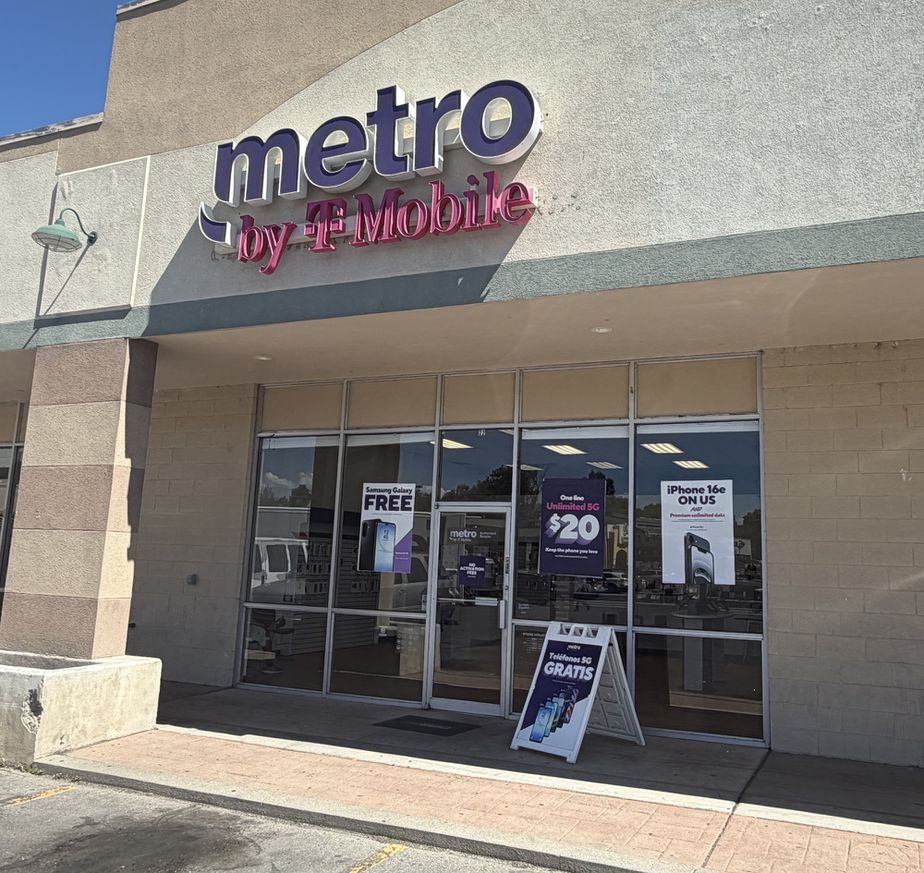 Metro by T-Mobile 1700 N State St - 1700 N State St 