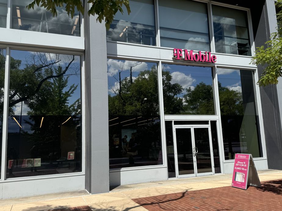 Exterior photo of T-Mobile Store at Pratt & Light, Baltimore, MD