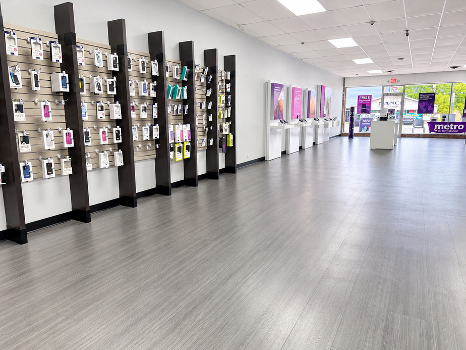 Metro by T-Mobile 1026 W BROADWAY ST - 1026 W BROADWAY ST 