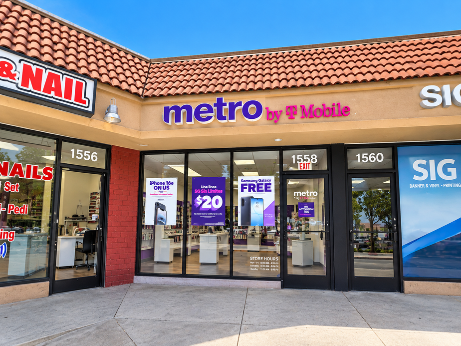 Metro by T-Mobile 1558 W Pico Blvd - 1558 W Pico Blvd 