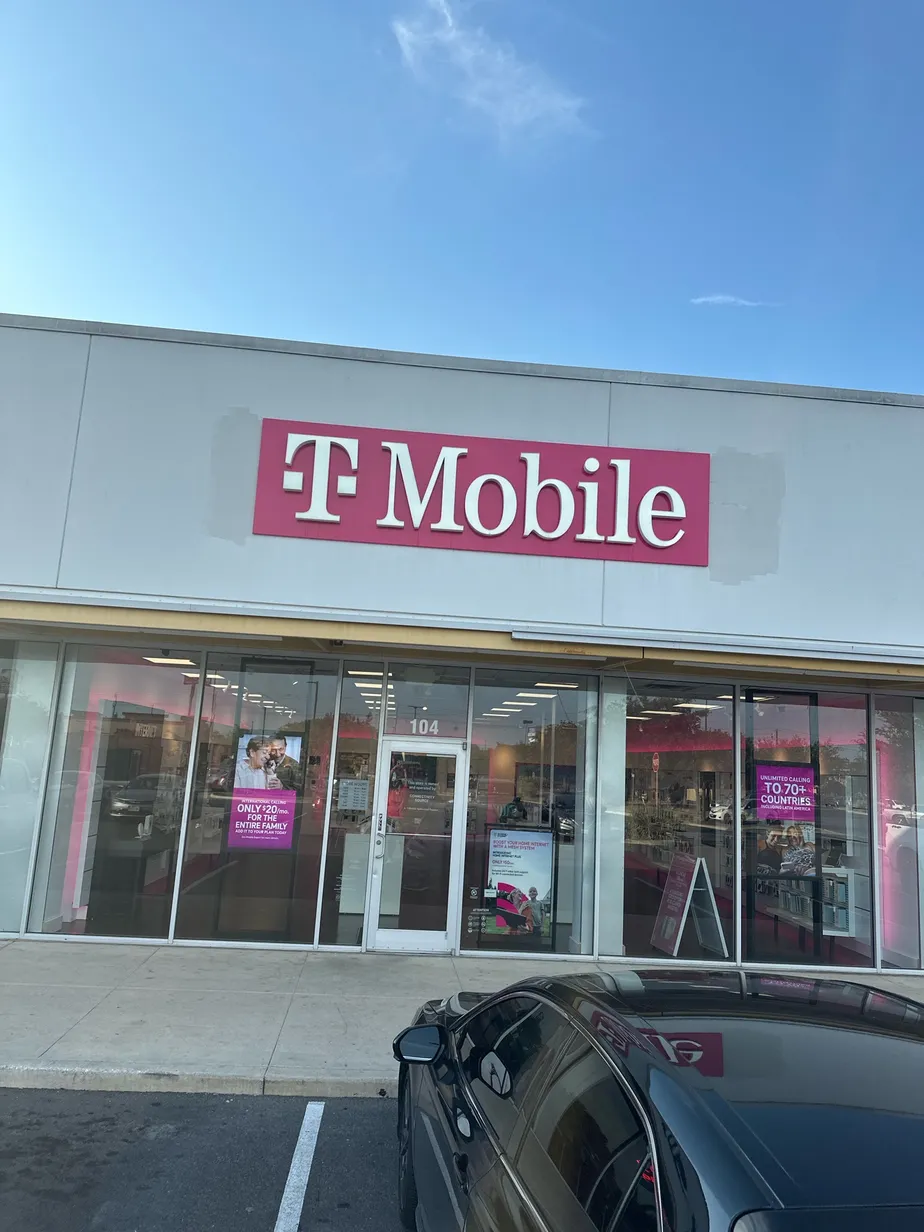  Exterior photo of T-Mobile Store at Loop 410 & Marbach Rd, San Antonio, TX 
