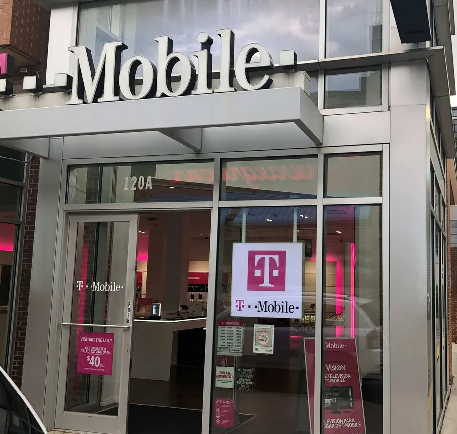 Exterior photo of T-Mobile store at Halsted & Monroe, Chicago, IL