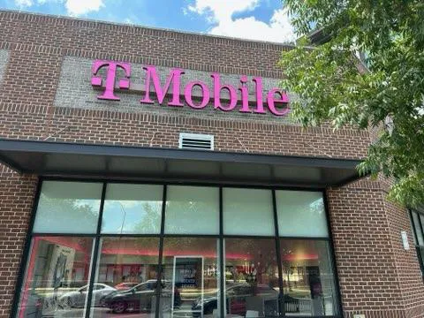 Exterior photo of T-Mobile Store at Moreland & Brantley, Atlanta, GA