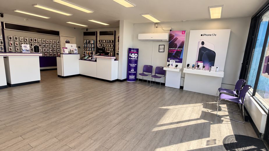 Metro by T-Mobile 5601 Whittier Blvd - 5601 Whittier Blvd 