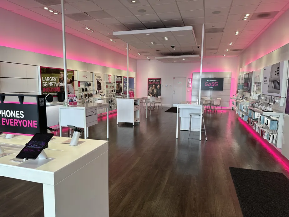  Interior photo of T-Mobile Store at Crosspoint Shopping Central, Hagerstown, MD 