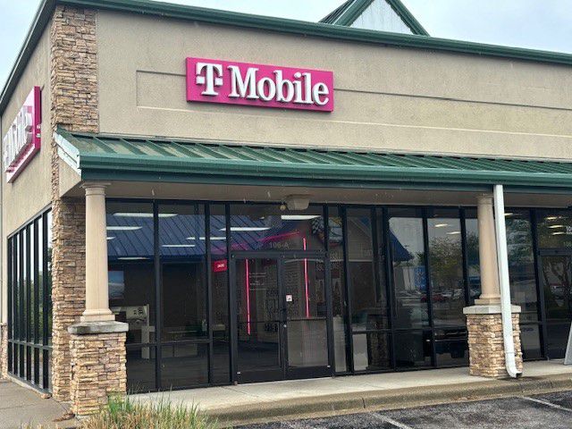 Exterior photo of T-Mobile Store at Osbourne Way & Connector Rd, Georgetown, KY