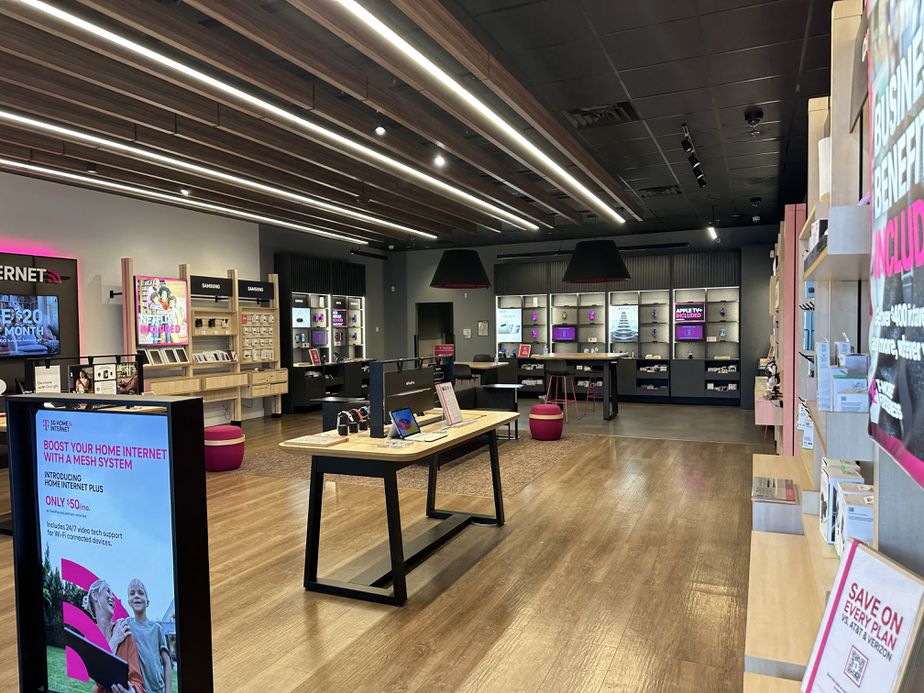 Interior photo of T-Mobile Store at Hiram Pavilion, Hiram, GA