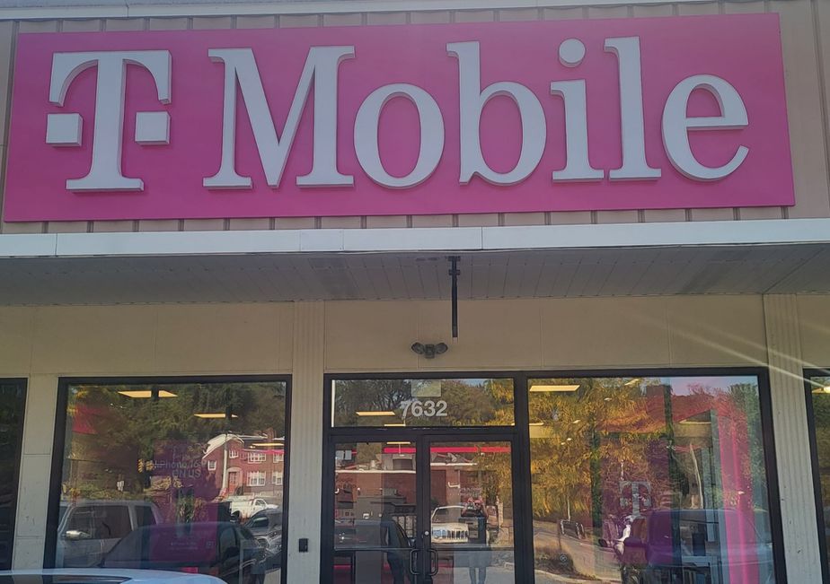 Exterior photo of T-Mobile Store at City Avenue, Philadelphia, PA
