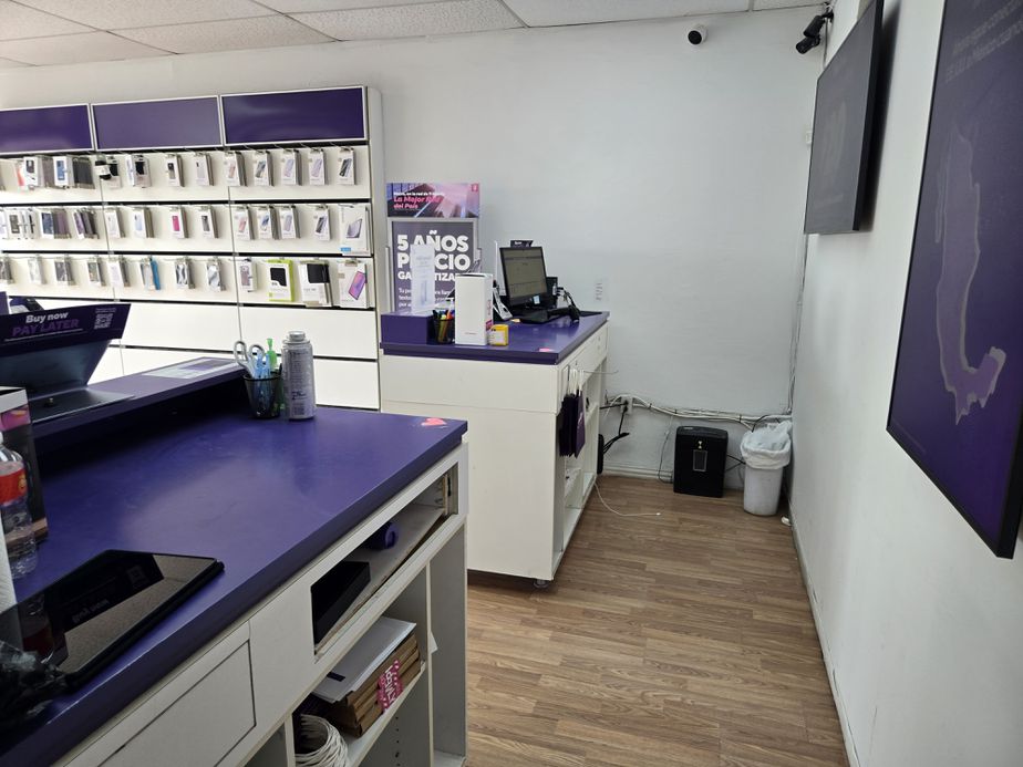 Metro by T-Mobile 11500 Socorro Rd - 11500 Socorro Rd 