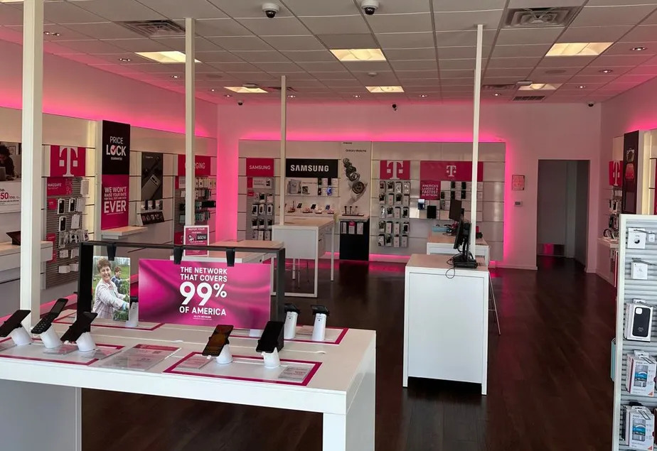 Interior photo of T-Mobile Store at Hwy 501 & Myrtle Ridge Dr, Conway, SC