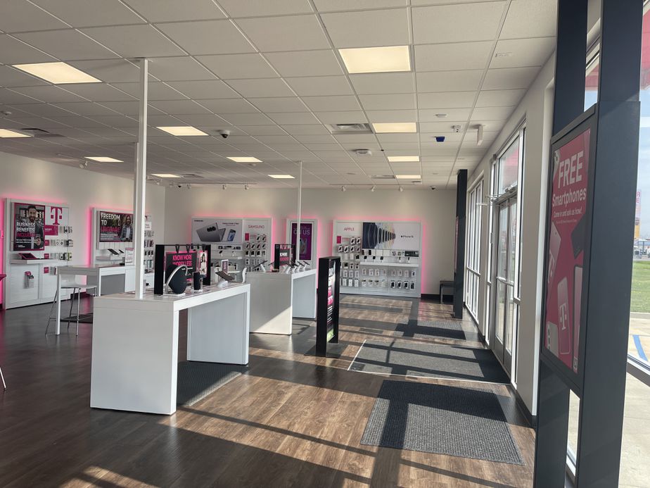 Interior photo of T-Mobile Store at N Baltimore St & Hwy 6, Kirksville, MO
