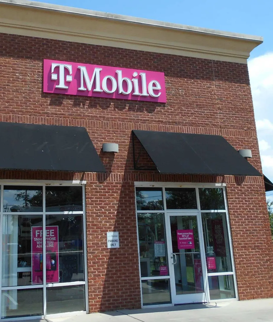 Exterior photo of T-Mobile store at Aiken Commons, Aiken, SC