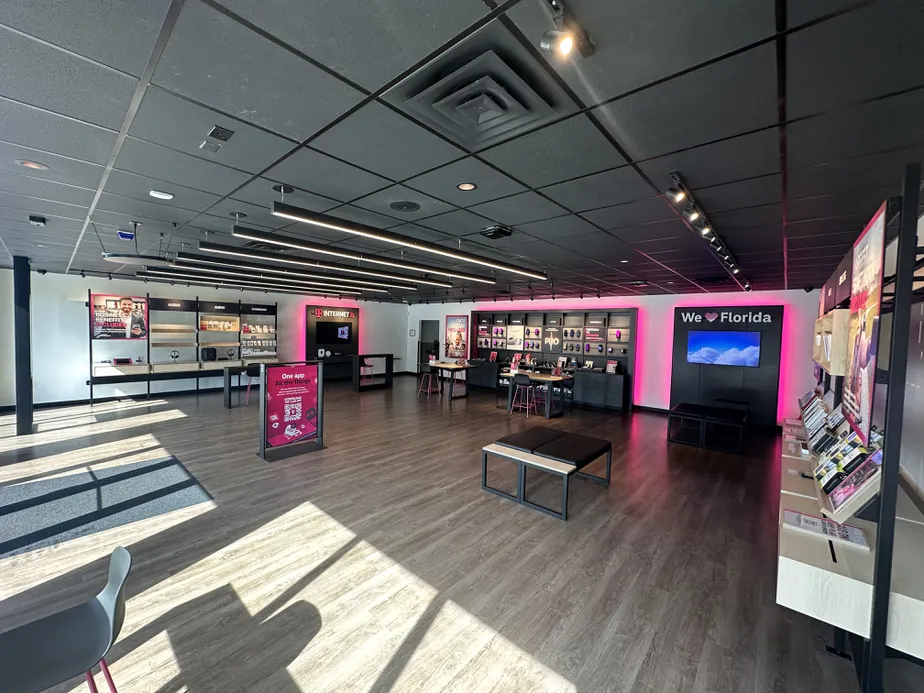  Interior photo of T-Mobile Store at Noble & 3rd, Williston, FL 