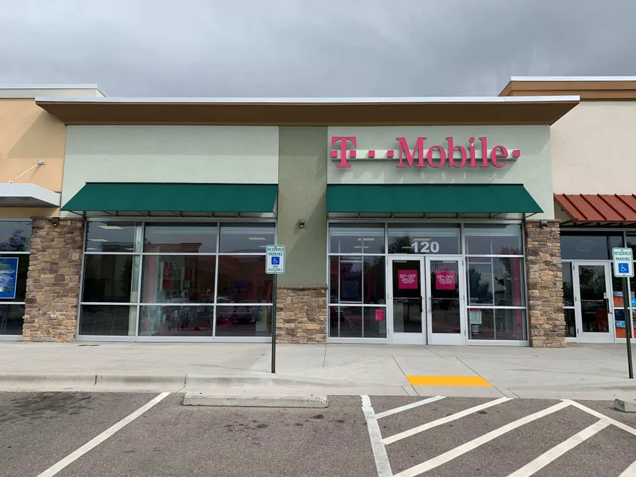 Exterior photo of T-Mobile store at Caldwell Blvd & Karcher Rd, Nampa, ID