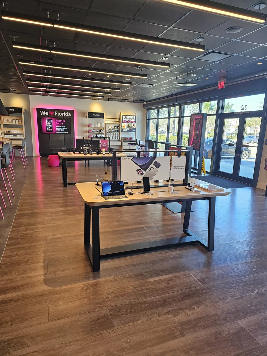  Interior photo of T-Mobile Store at Santa Barbara Blvd & SW 2nd Av, Cape Coral, FL 