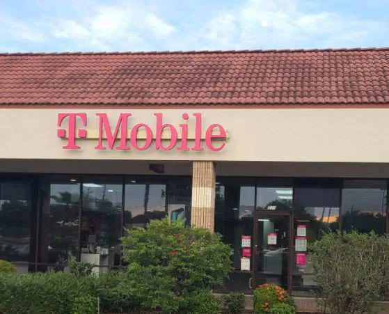 Exterior photo of T-Mobile store at Sebring Sq & Sebring Square Aly, Sebring, FL