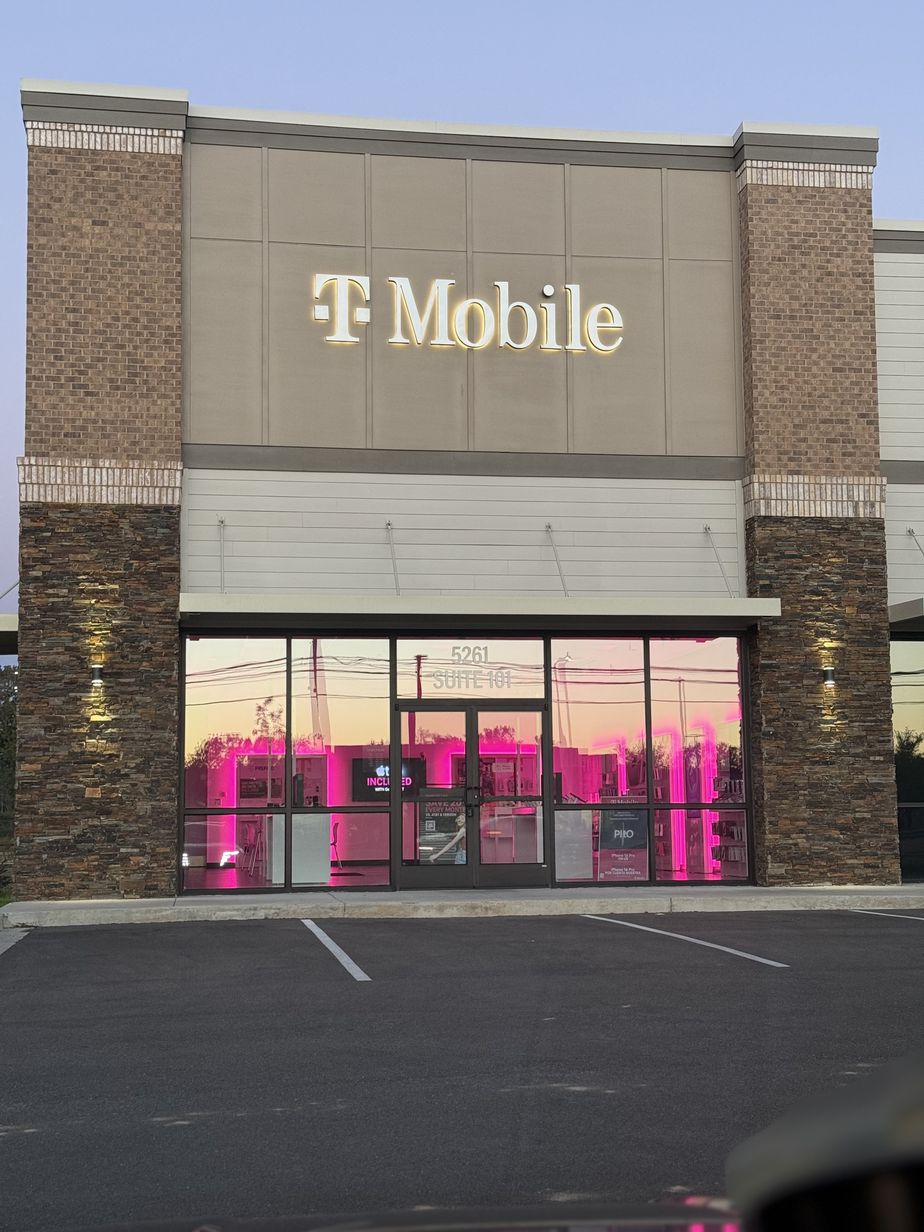 Exterior photo of T-Mobile Store at Milton Wilson & Airline, Arlington, TN