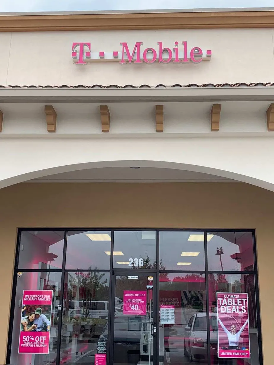Exterior photo of T-Mobile store at Destination Pkwy & Universal Blvd, Orlando, FL