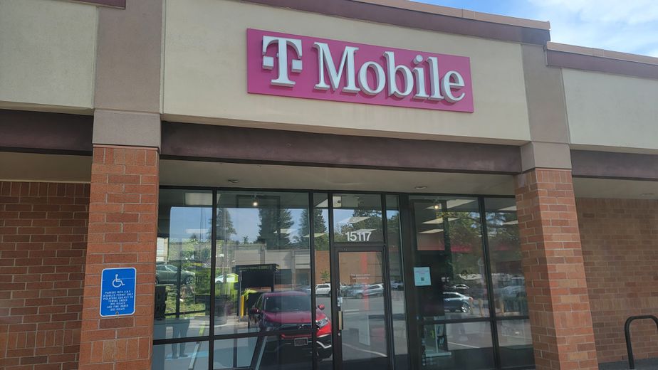 Exterior photo of T-Mobile Store at Oak Grove Center, Oak Grove, OR