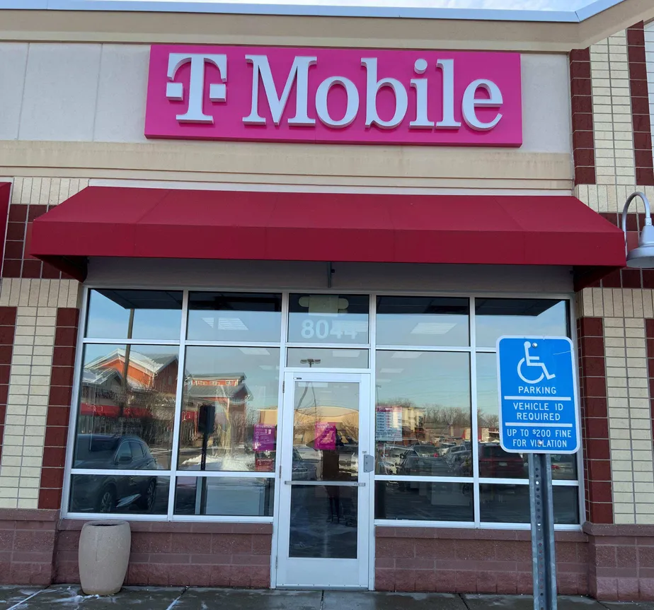 Exterior photo of T-Mobile store at Old Carriage Ct & Southbridge Pkwy 2, Shakopee, MN