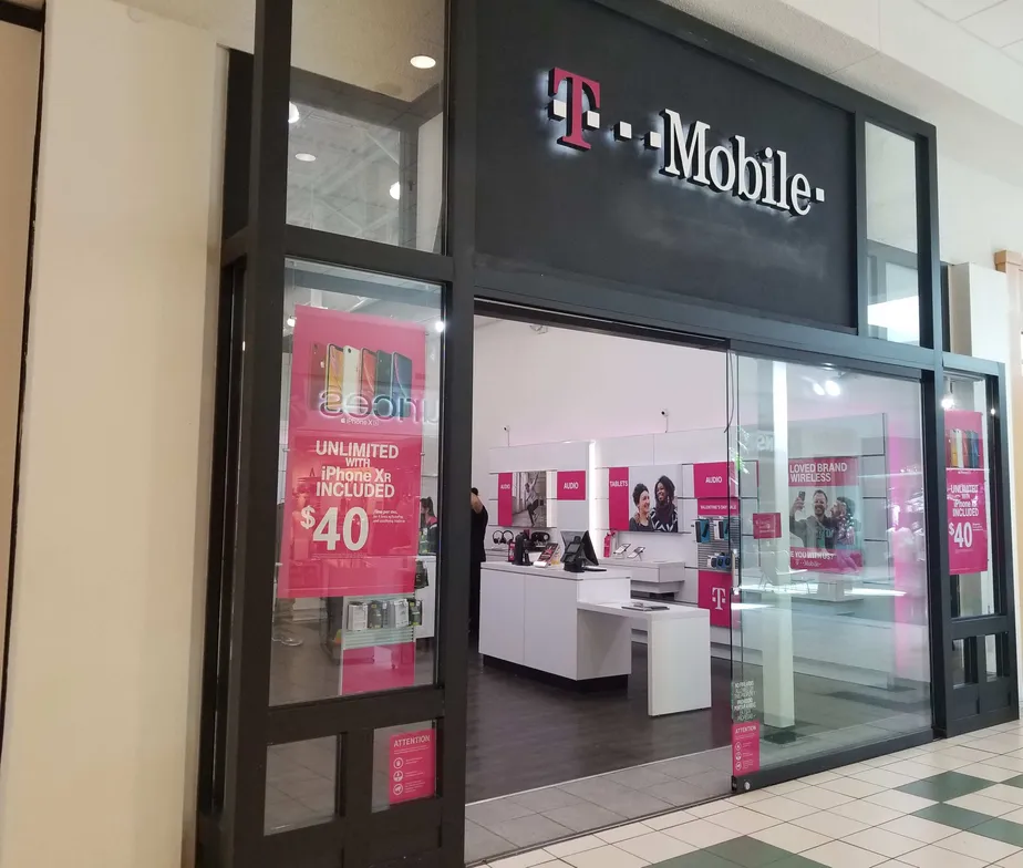 Exterior photo of T-Mobile store at Flagstaff Mall 2, Flagstaff, AZ