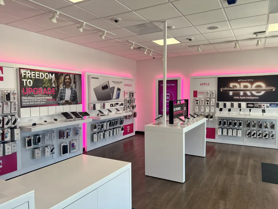  Interior photo of T-Mobile Store at Red Horse Plaza, Ojai, CA 