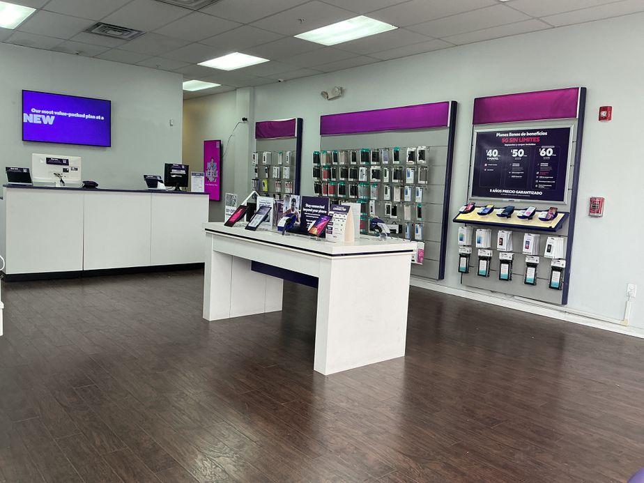 Metro by T-Mobile 326 W Front St - 326 W Front St 