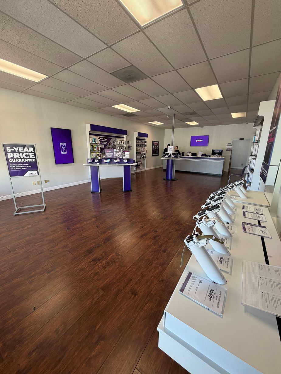 Metro by T-Mobile 115 Russell Pkwy - 115 Russell Pkwy 