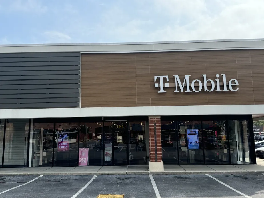  Exterior photo of T-Mobile Store at Annapolis Festival at Riva, Annapolis, MD 