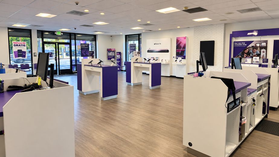 Metro by T-Mobile 5060 Whittier Blvd - 5060 Whittier Blvd 