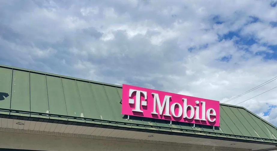 Exterior photo of T-Mobile store at Glen St & Bank St, Queensbury, NY