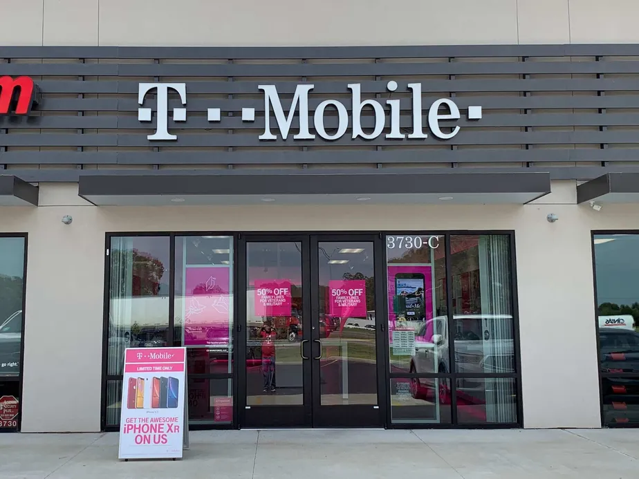 Exterior photo of T-Mobile store at I-49 Frontage Rd & Sonnier Rd, Carencro, LA