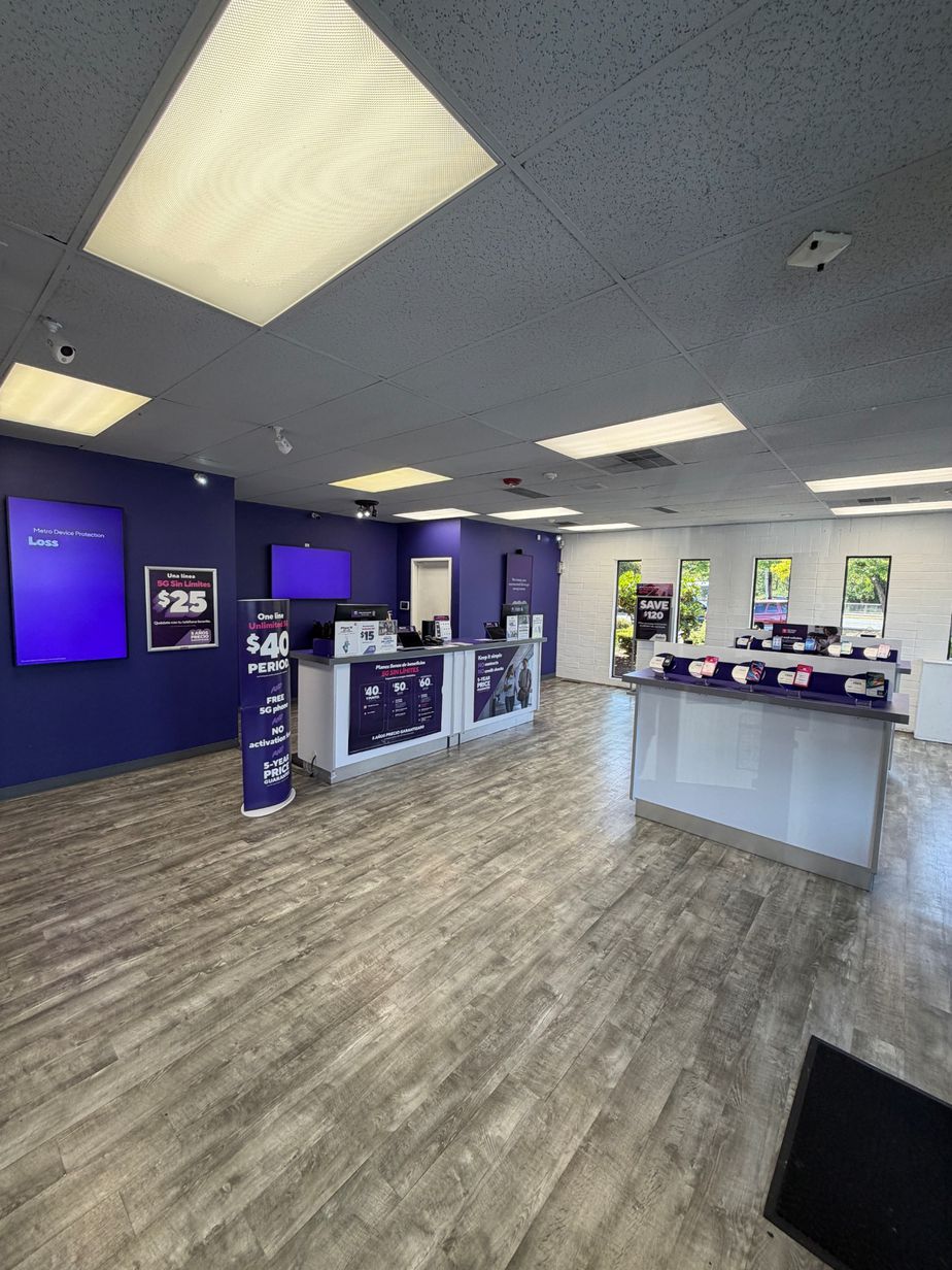 Metro by T-Mobile 18023 Highway 99 - 18023 Highway 99 