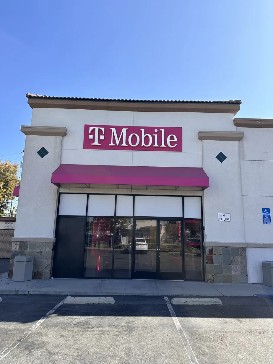  Exterior photo of T-Mobile Store at Ximeno & PCH, Long Beach, CA 