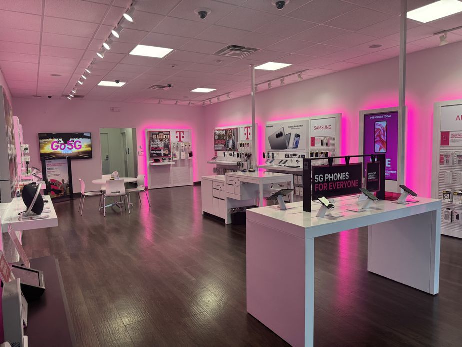 Interior photo of T-Mobile Store at Richmond & Frontier, Staunton, VA